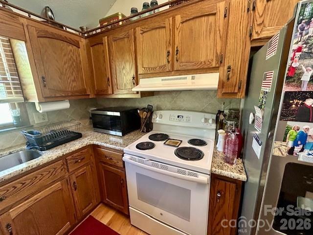 3558 Playmore Beach Road