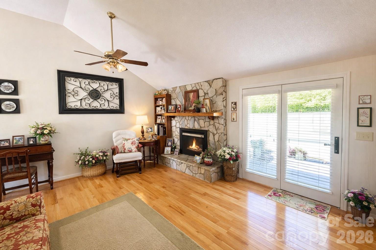 3558 Playmore Beach Road