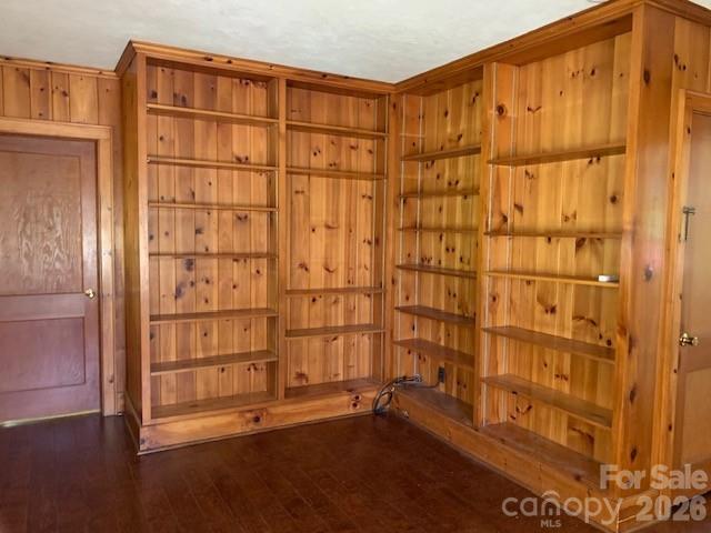 811 Hilton Street NE