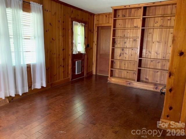 811 Hilton Street NE