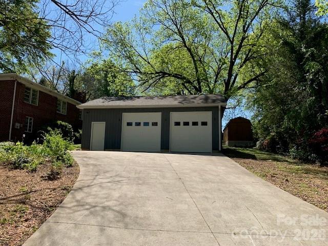 811 Hilton Street NE