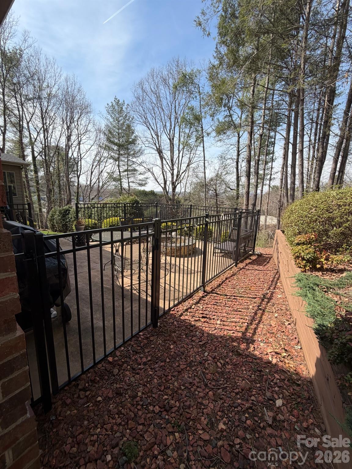 236 Robinwood Circle NE