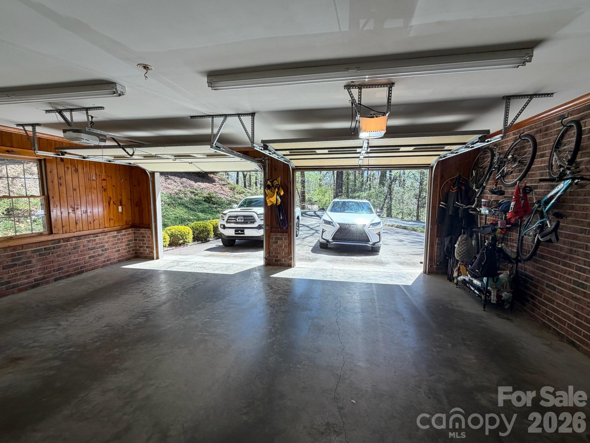 236 Robinwood Circle NE