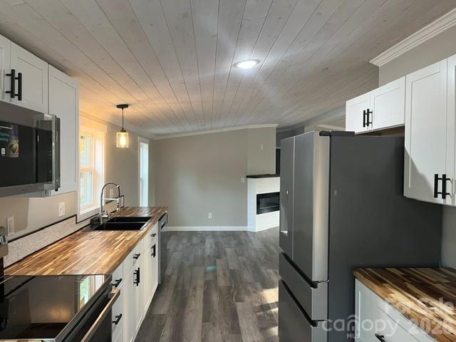 204 A L Fox Road