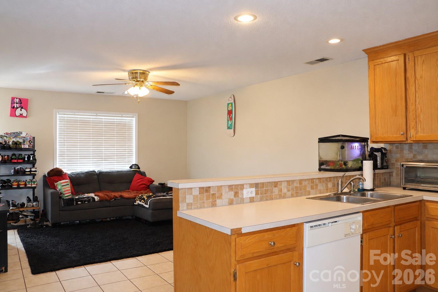 102-116 King Henry Lane