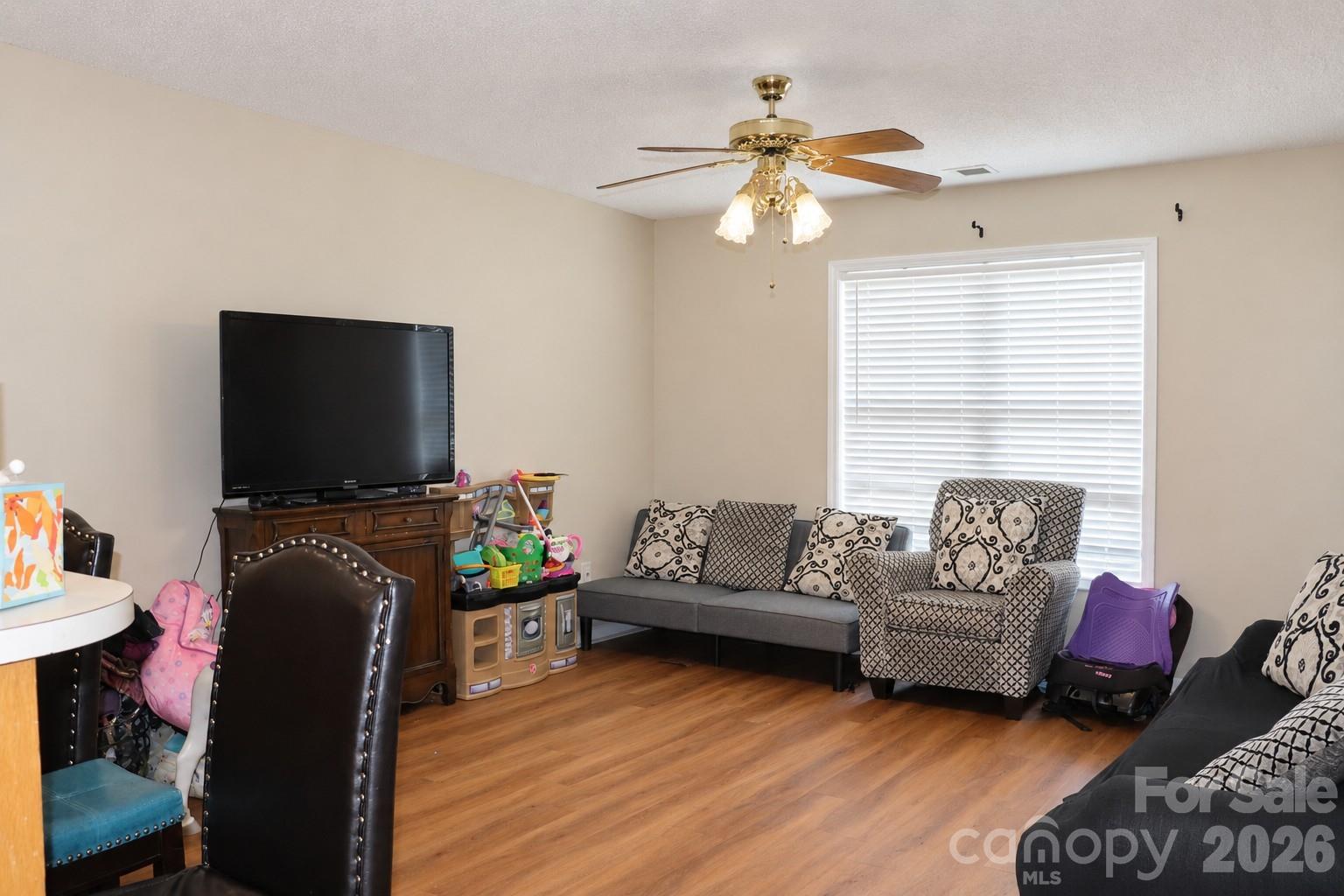 102-116 King Henry Lane