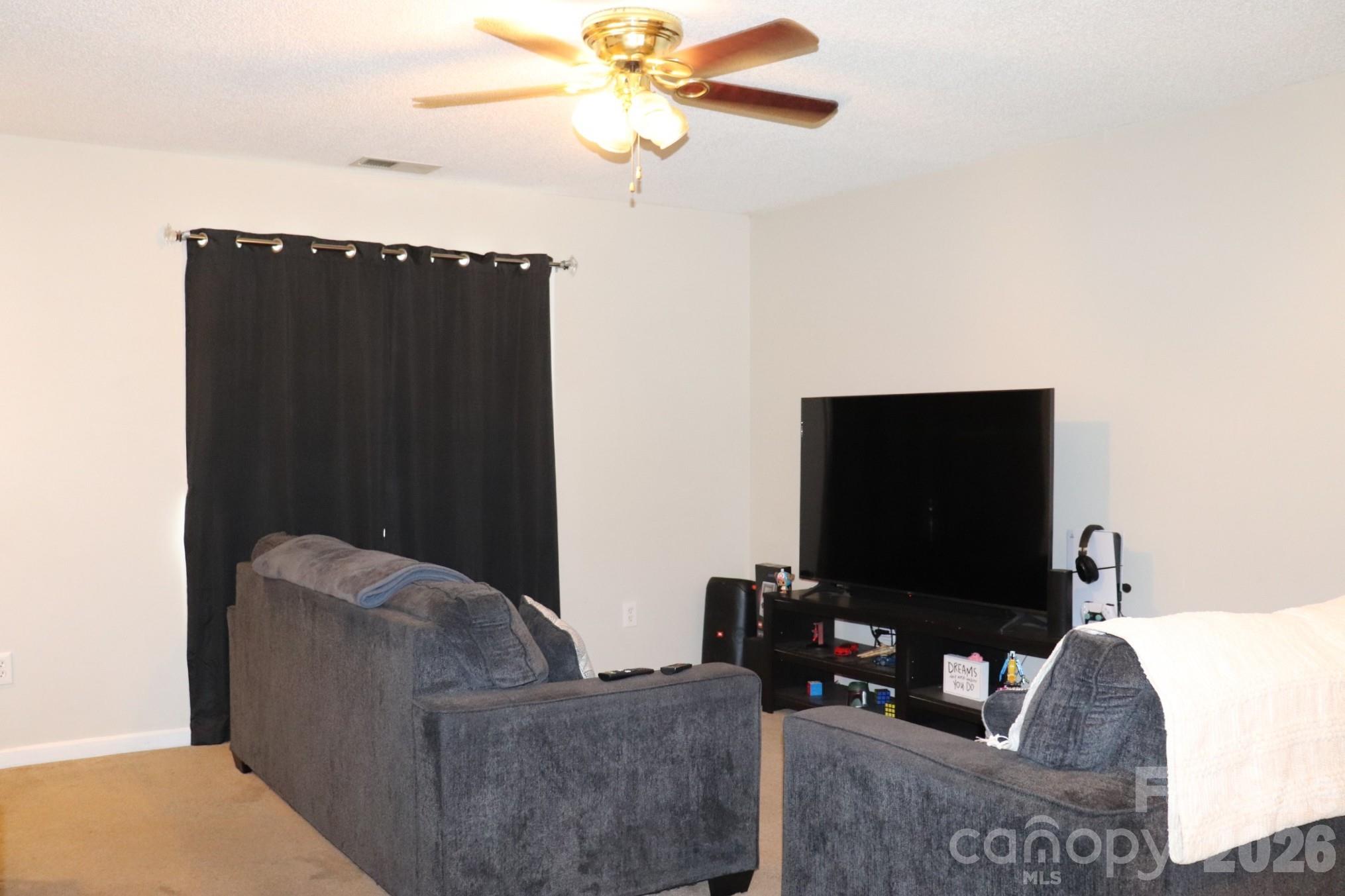 102-116 King Henry Lane