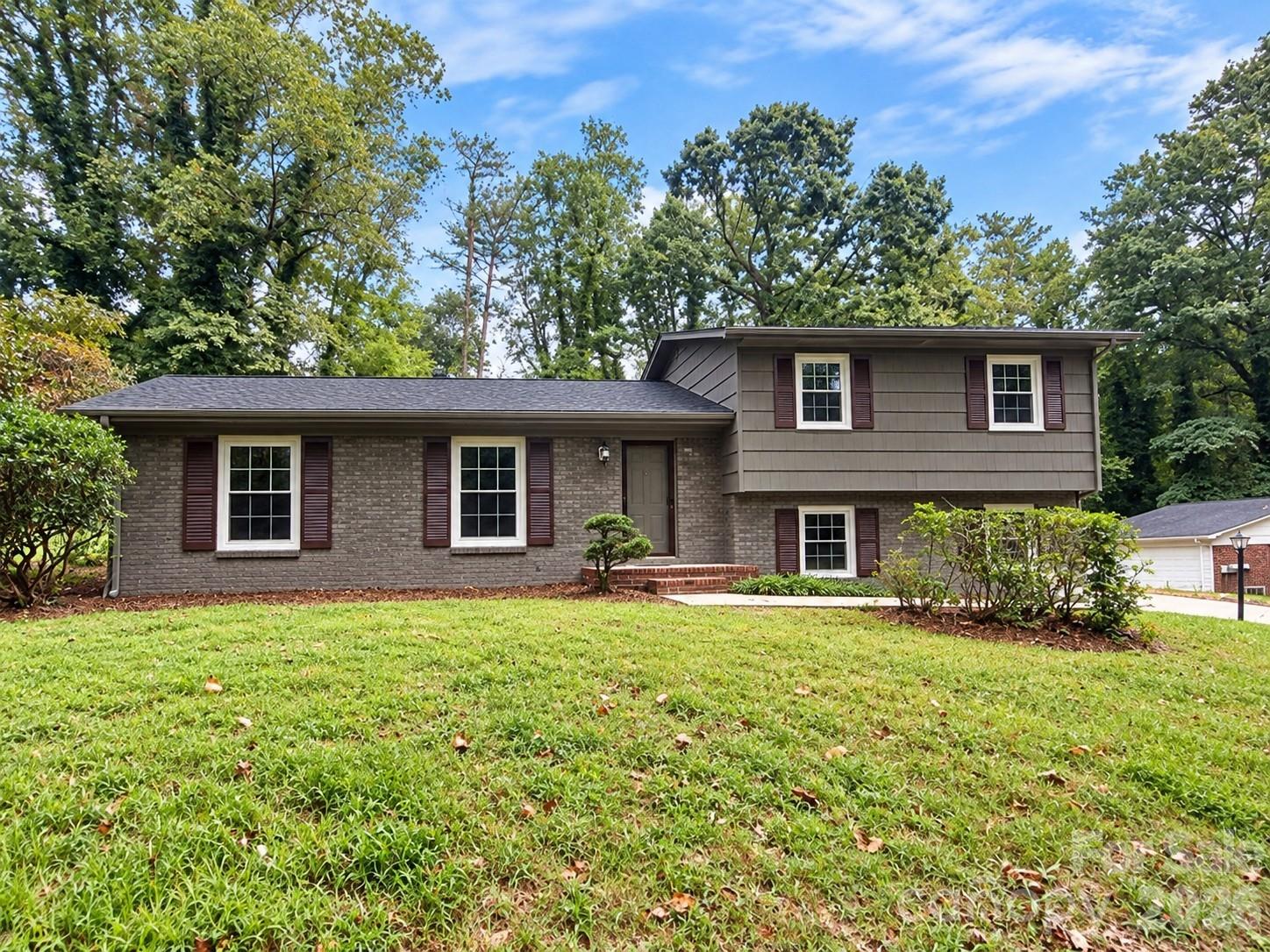 845 Cherokee Place SW