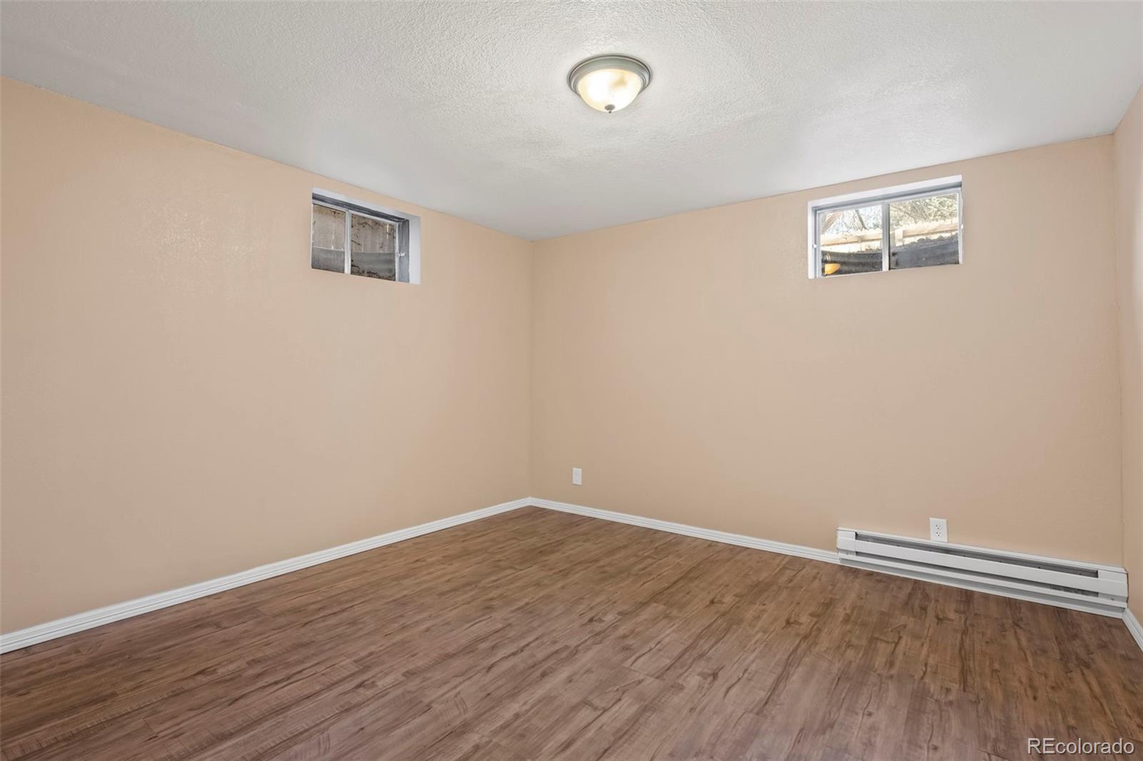 2253 S Oakland Way
