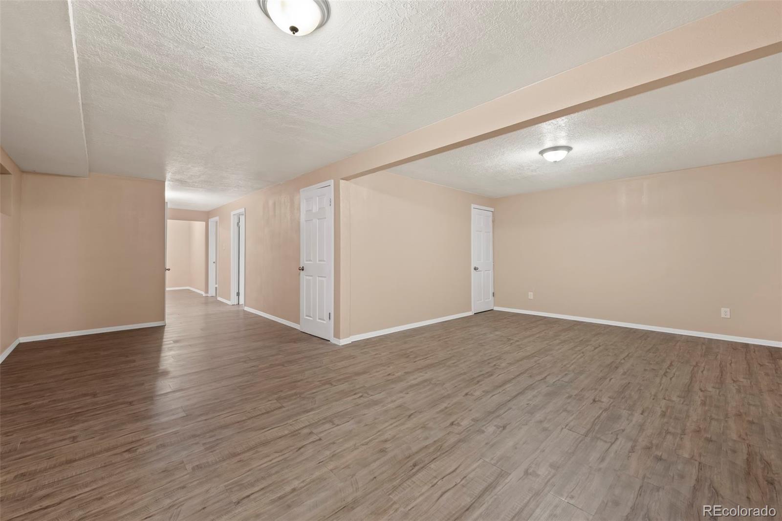 2253 S Oakland Way