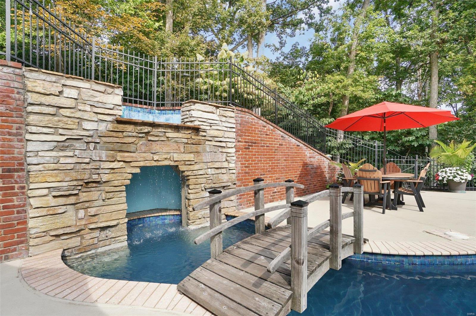 1533 Pacland Place