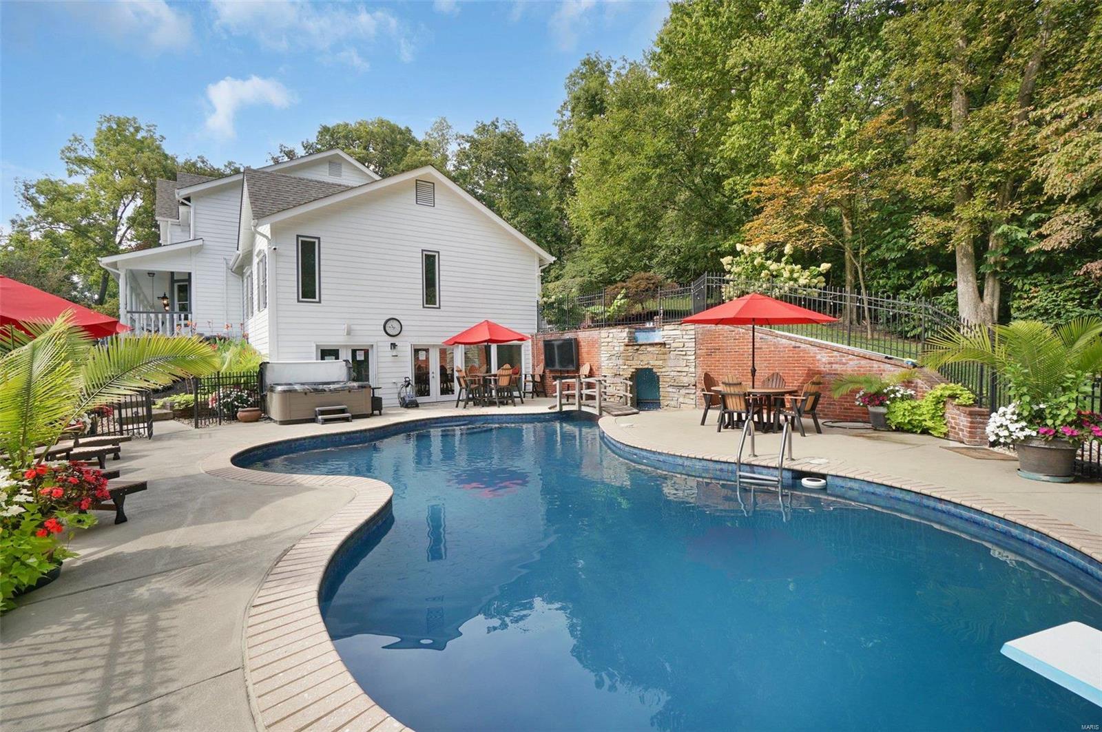 1533 Pacland Place