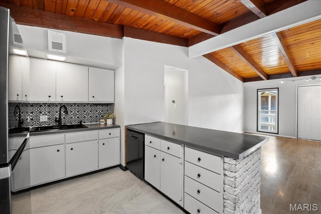 110 Coral Terrace Unit: 8