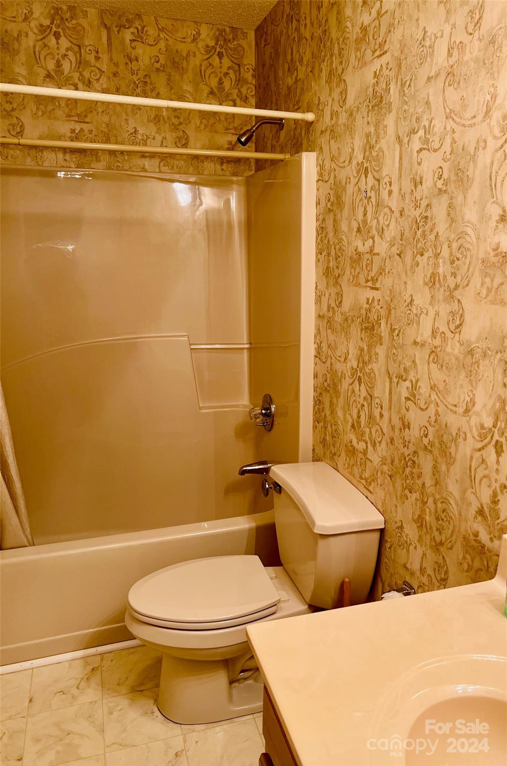 1402 Hyde Park Drive