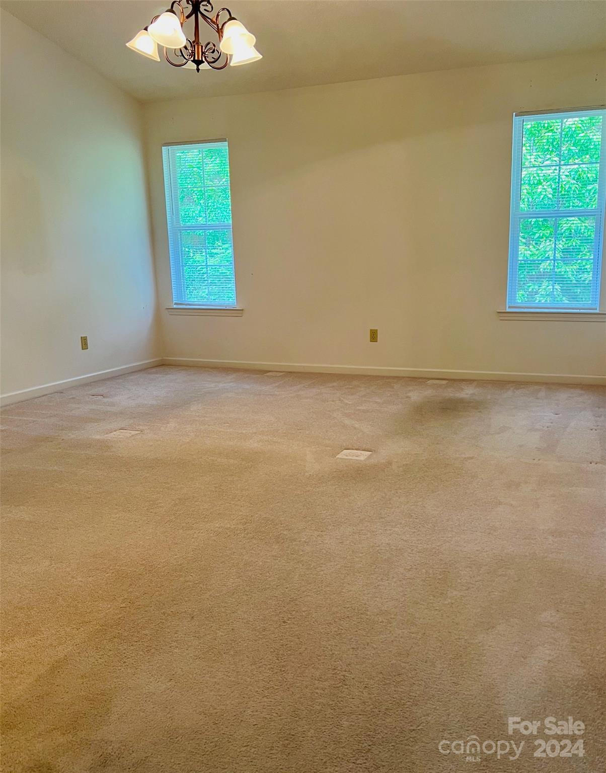 1402 Hyde Park Drive