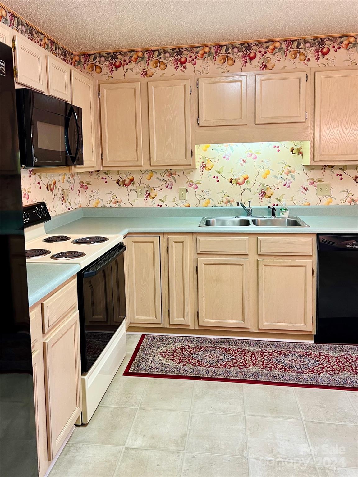 1402 Hyde Park Drive