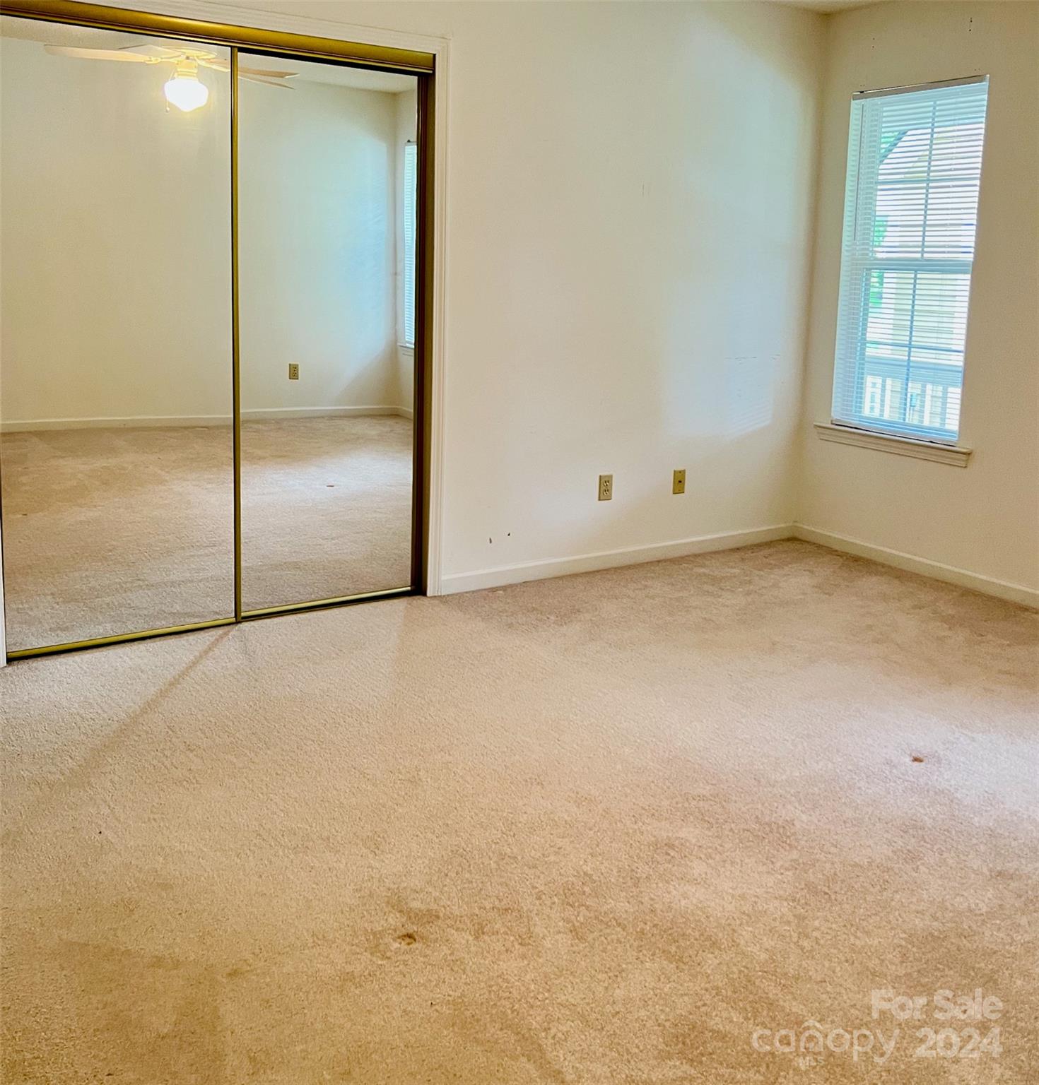 1402 Hyde Park Drive