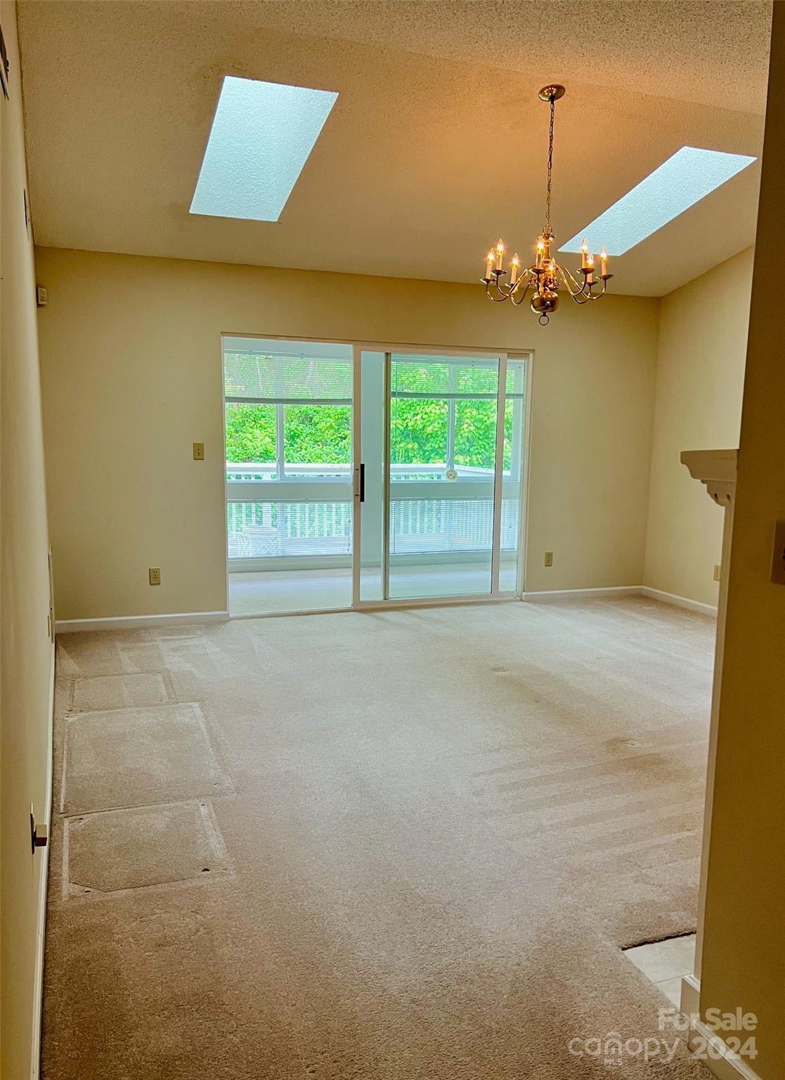 1402 Hyde Park Drive