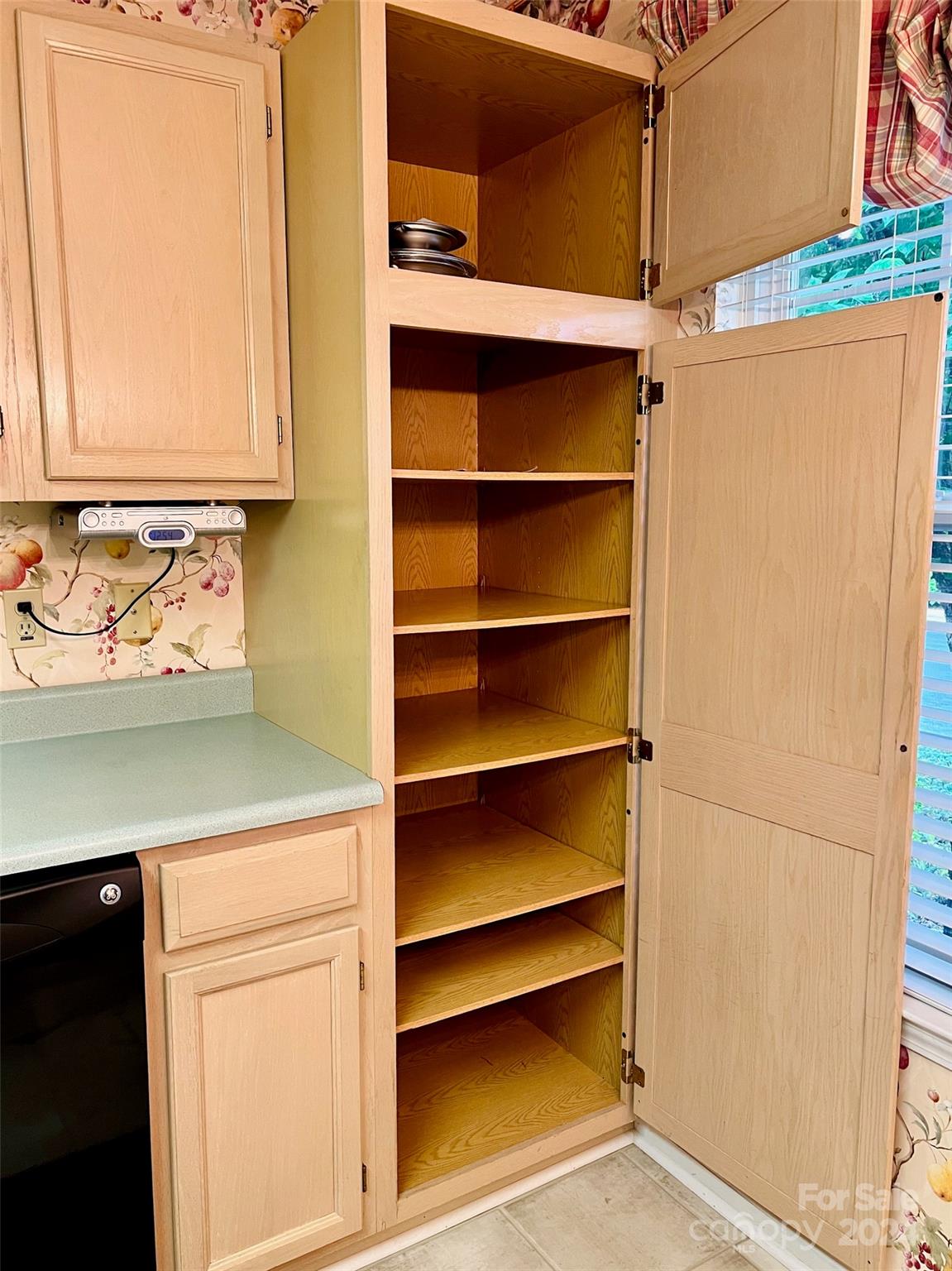 1402 Hyde Park Drive