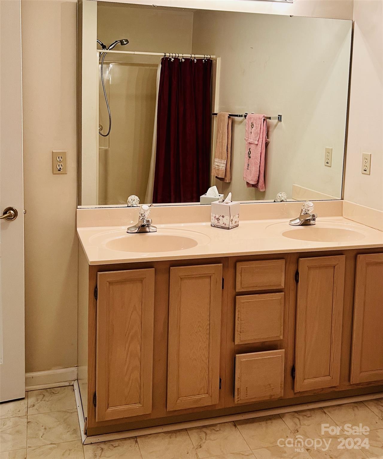 1402 Hyde Park Drive