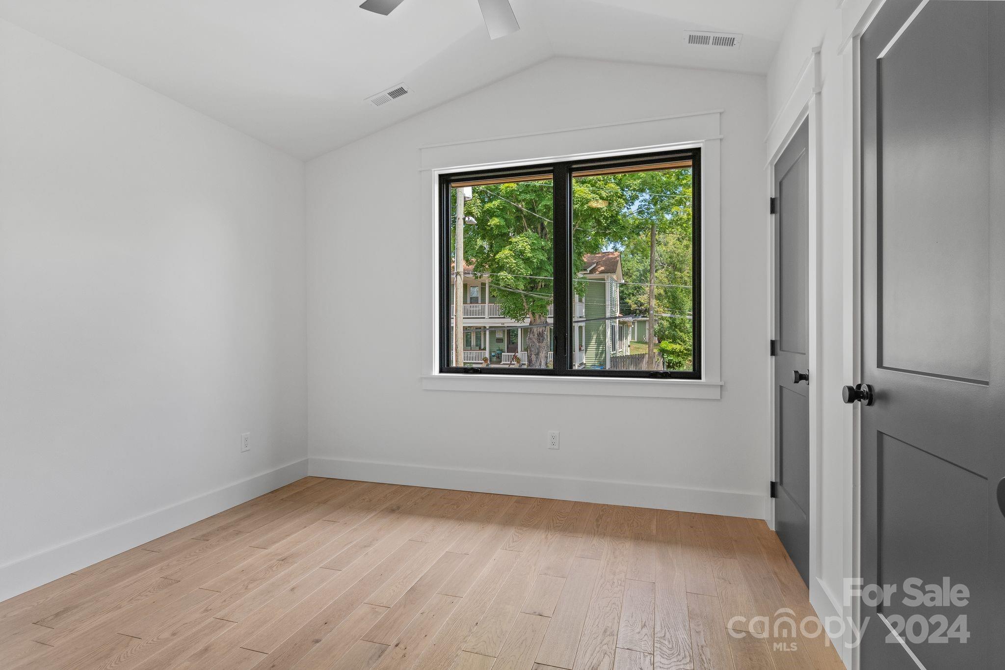 49 Woodrow Avenue