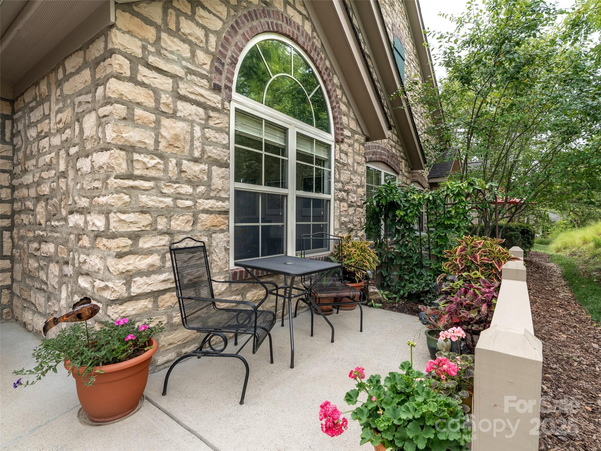 32 Mountain Meadow Circle