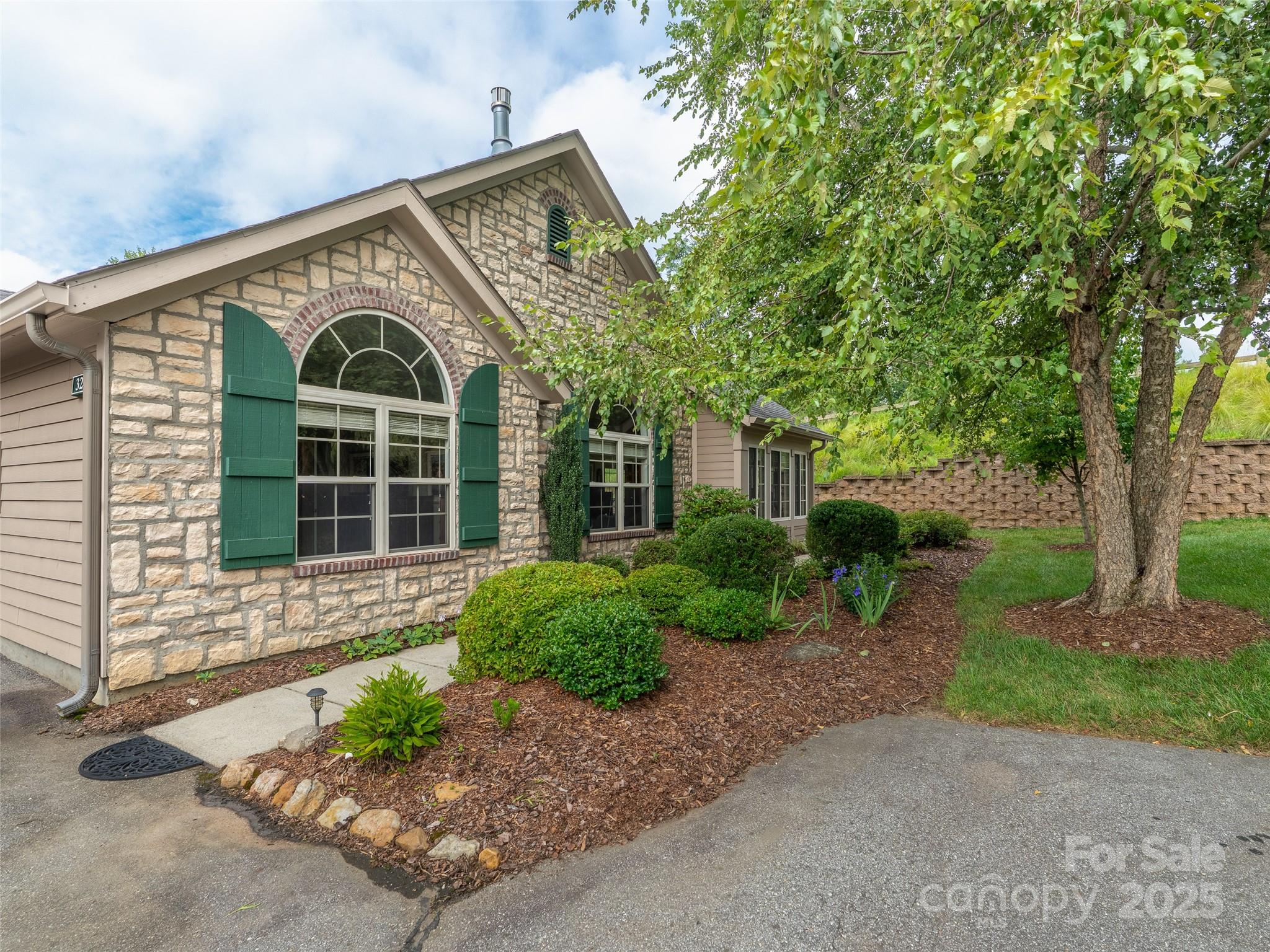 32 Mountain Meadow Circle