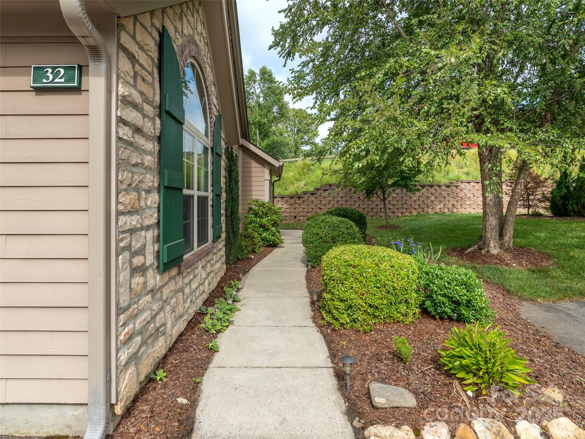 32 Mountain Meadow Circle