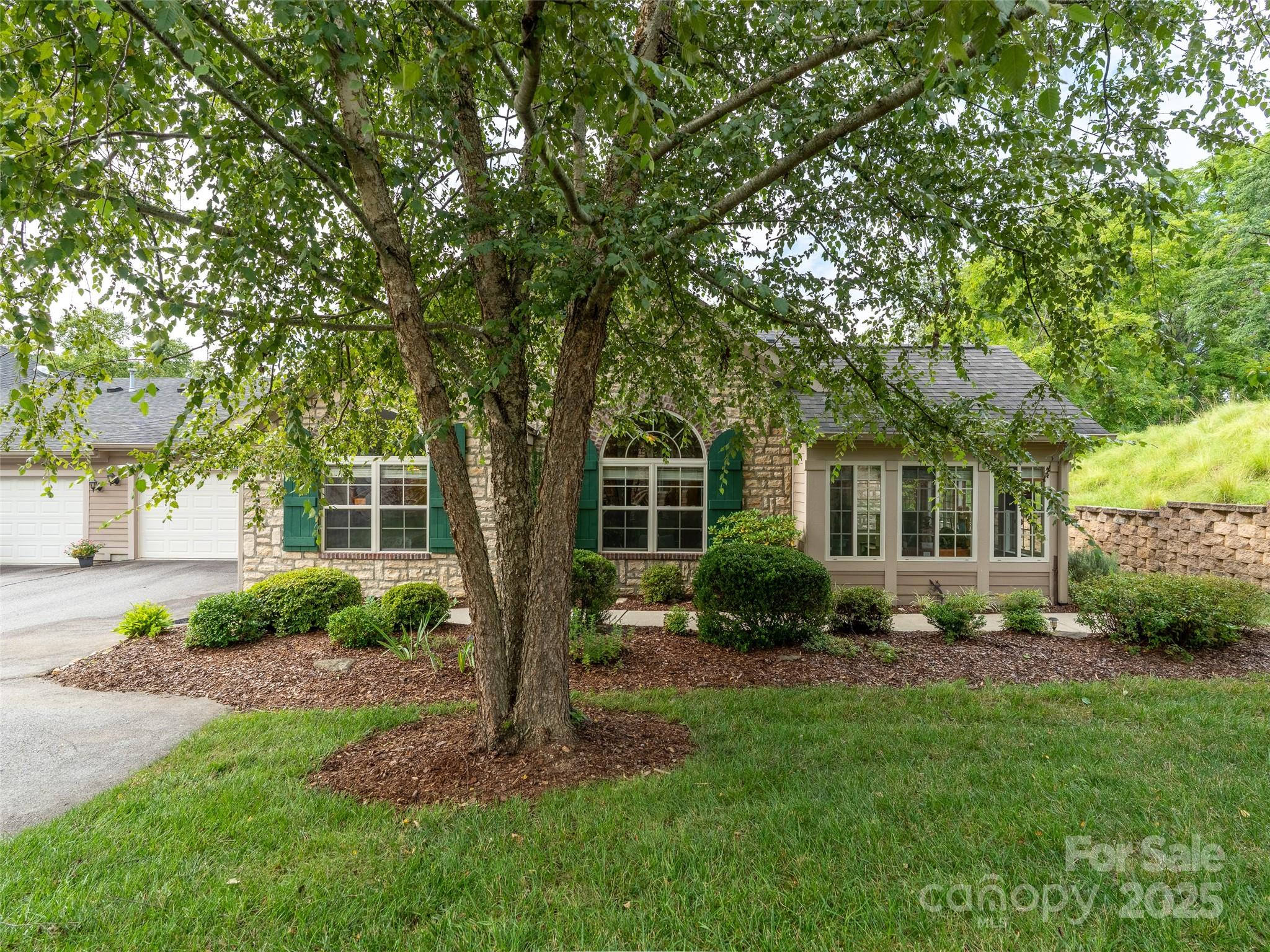 32 Mountain Meadow Circle