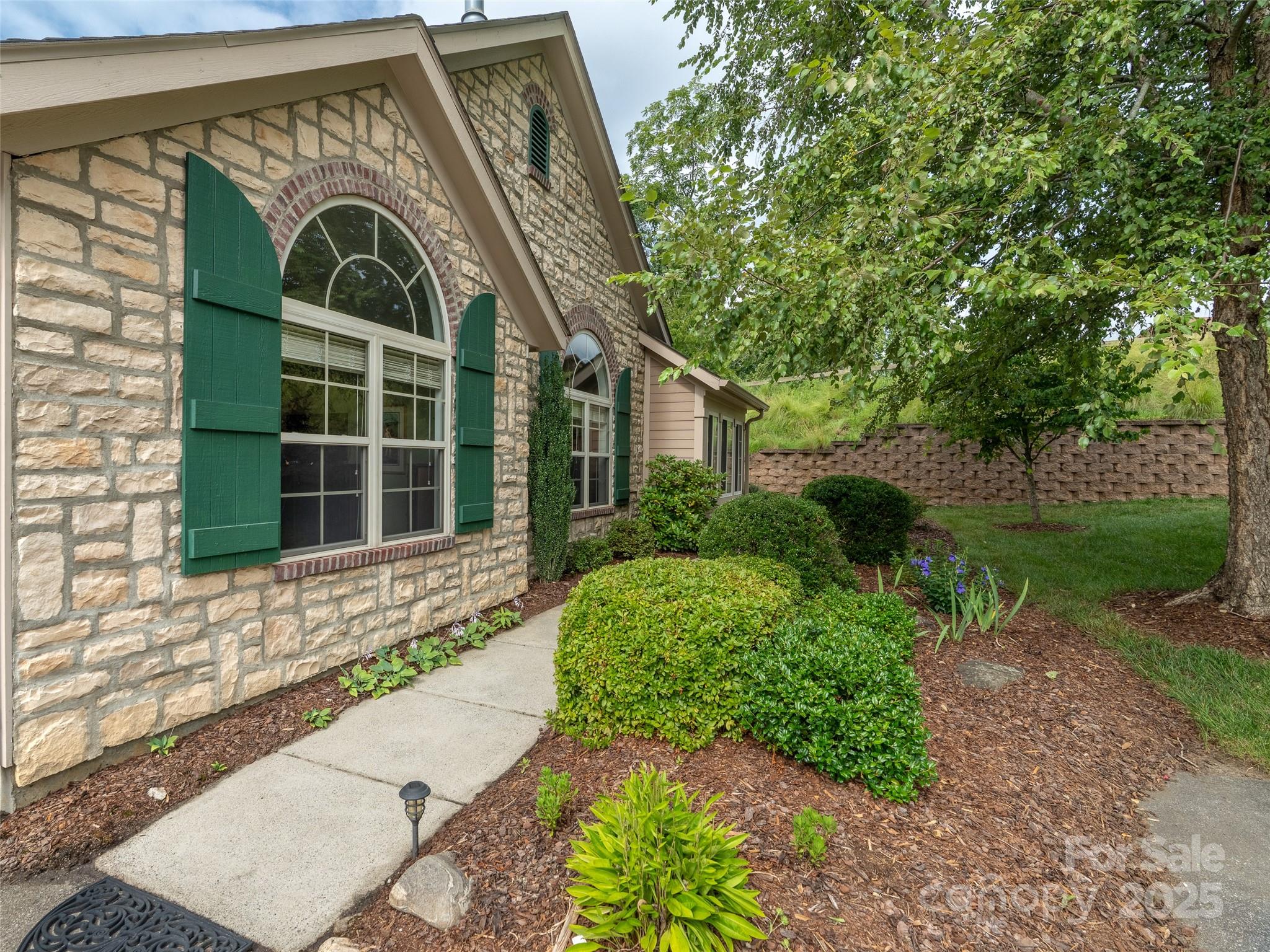 32 Mountain Meadow Circle