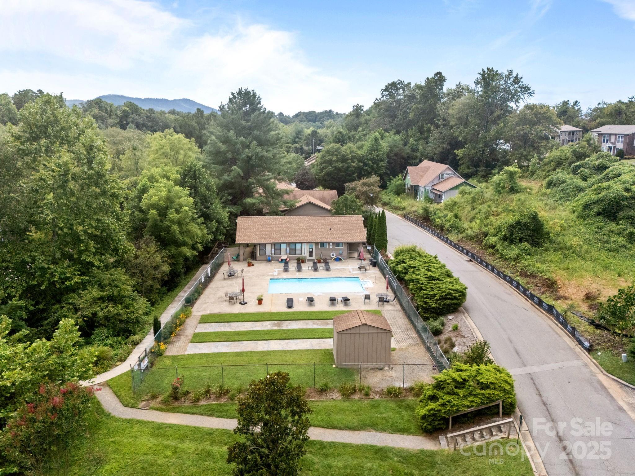 34 Larkspur Court Unit: B