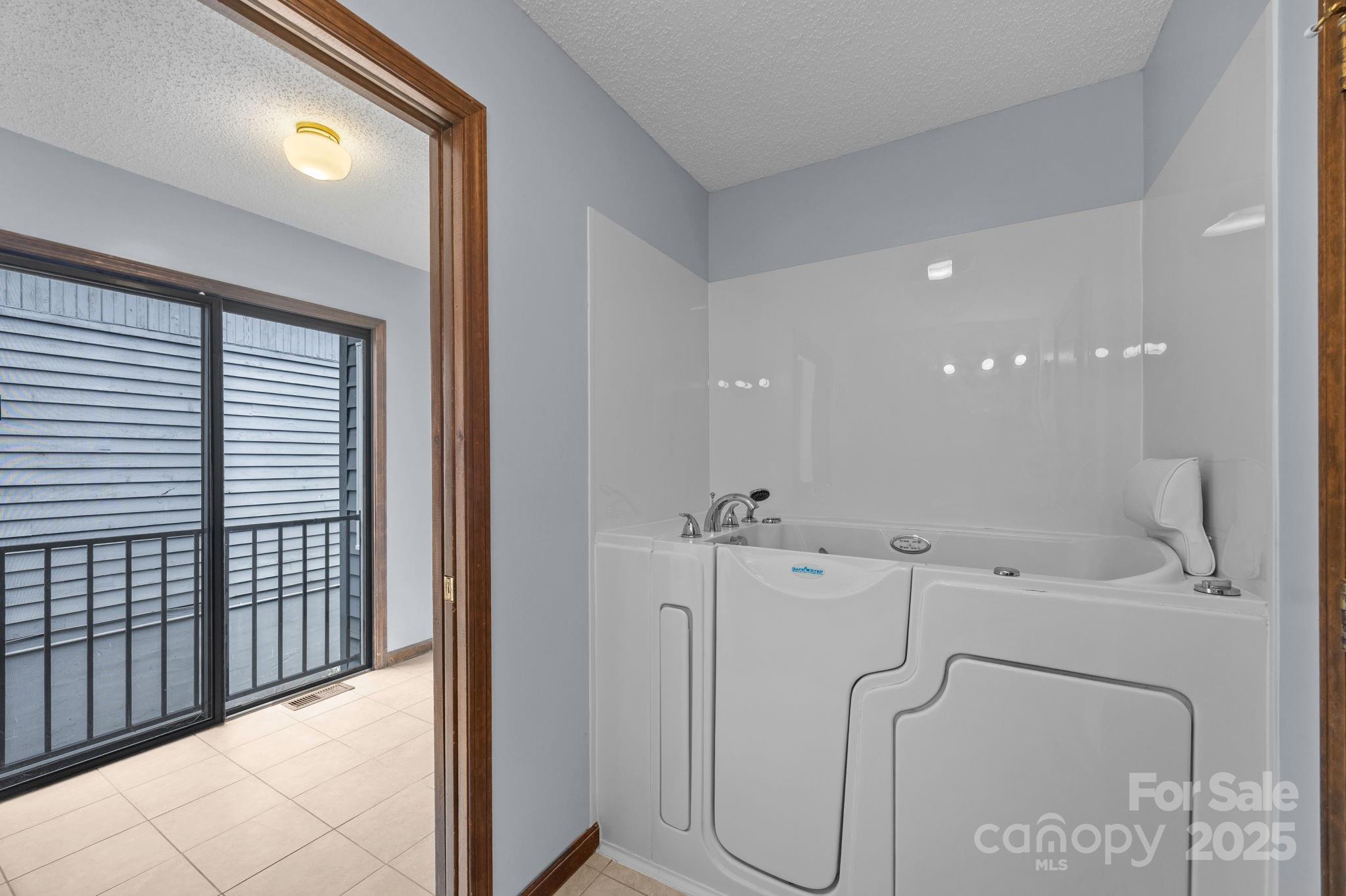 34 Larkspur Court Unit: B