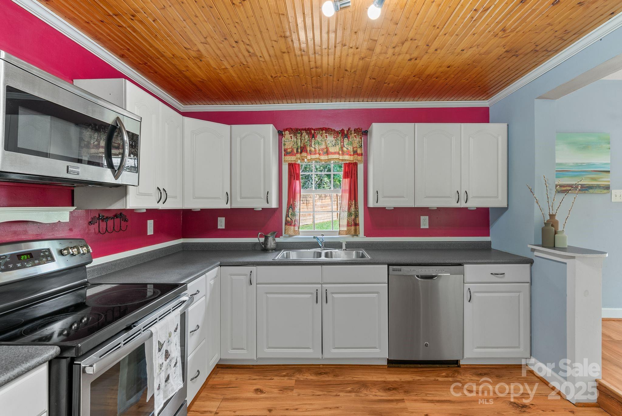 10 Wolf Creek Drive