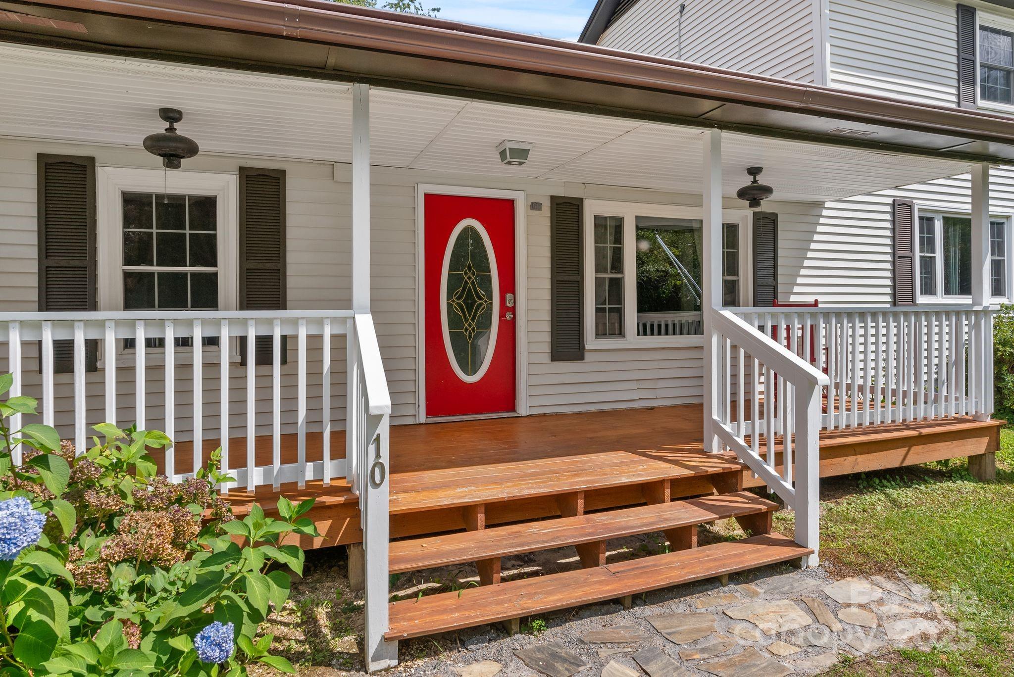 10 Wolf Creek Drive