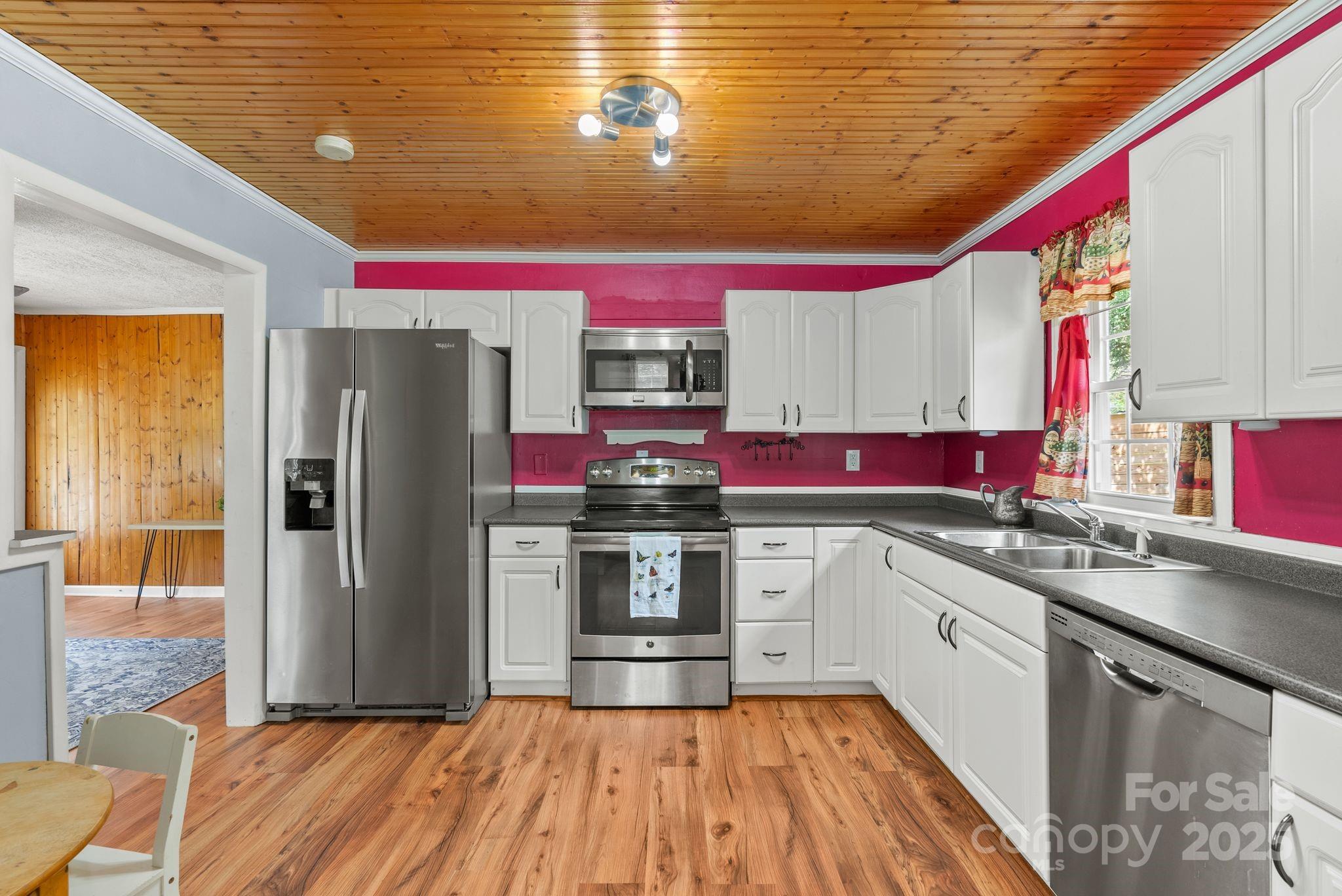 10 Wolf Creek Drive
