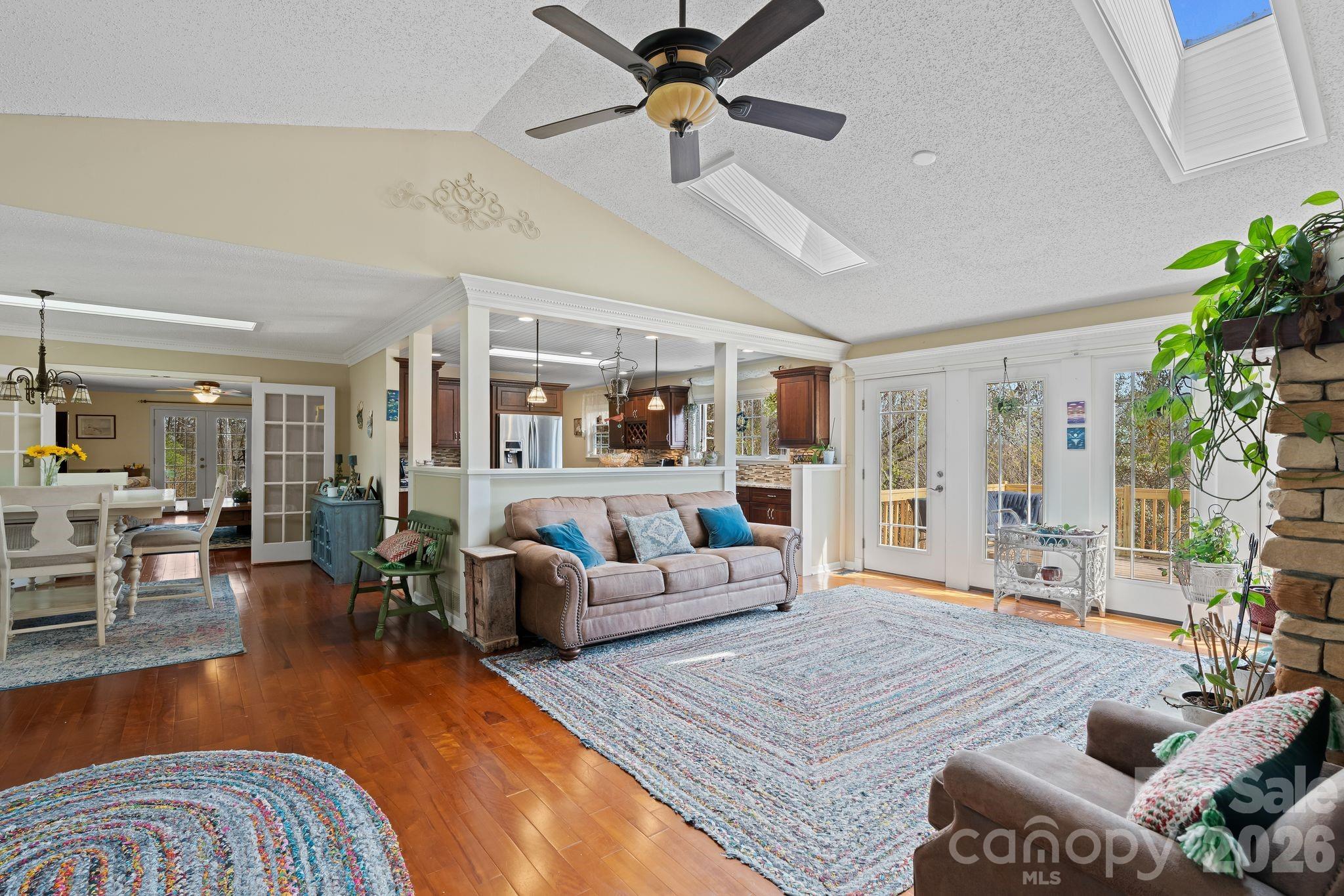 432 Hunters Glen Lane