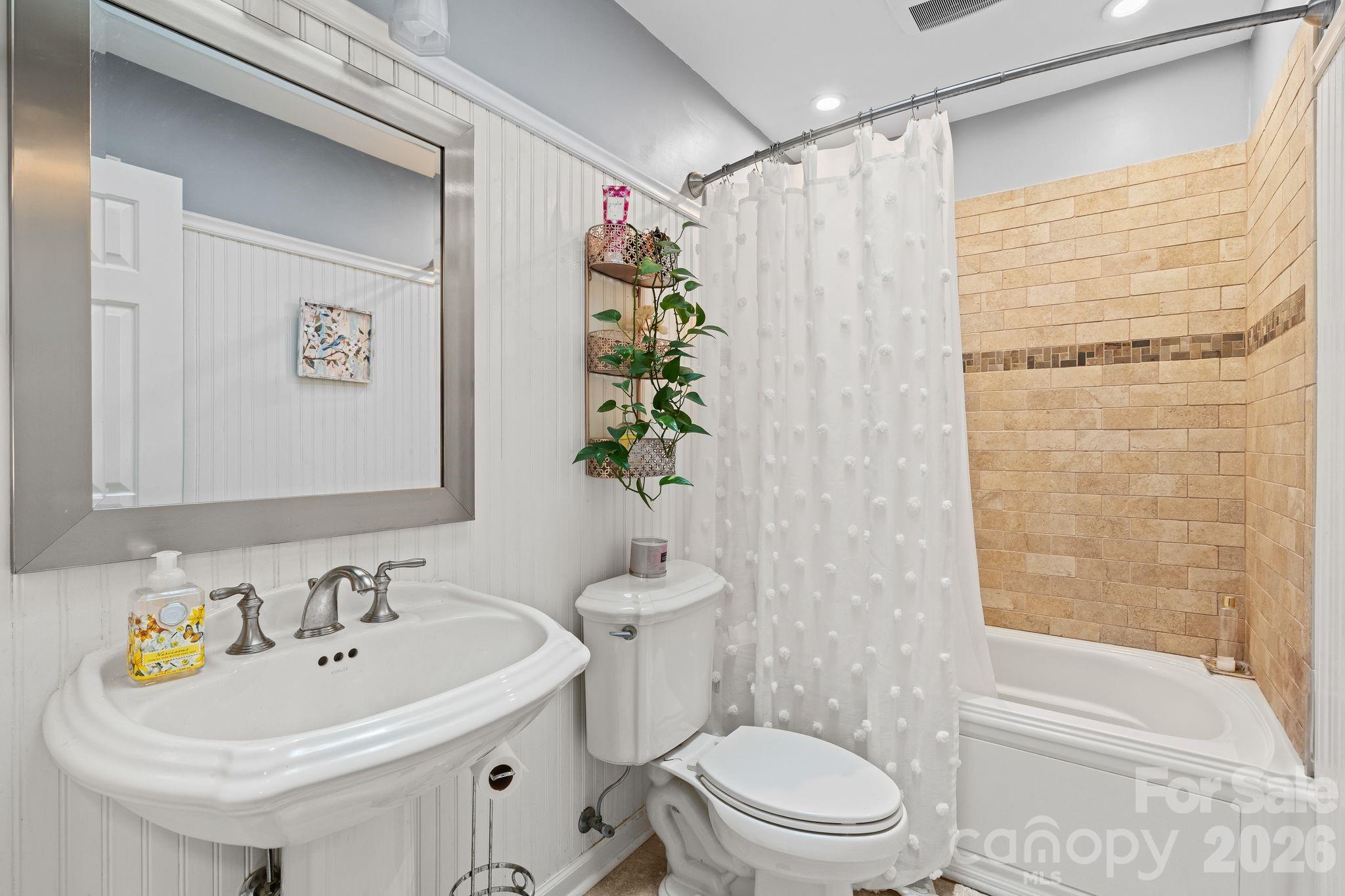 432 Hunters Glen Lane