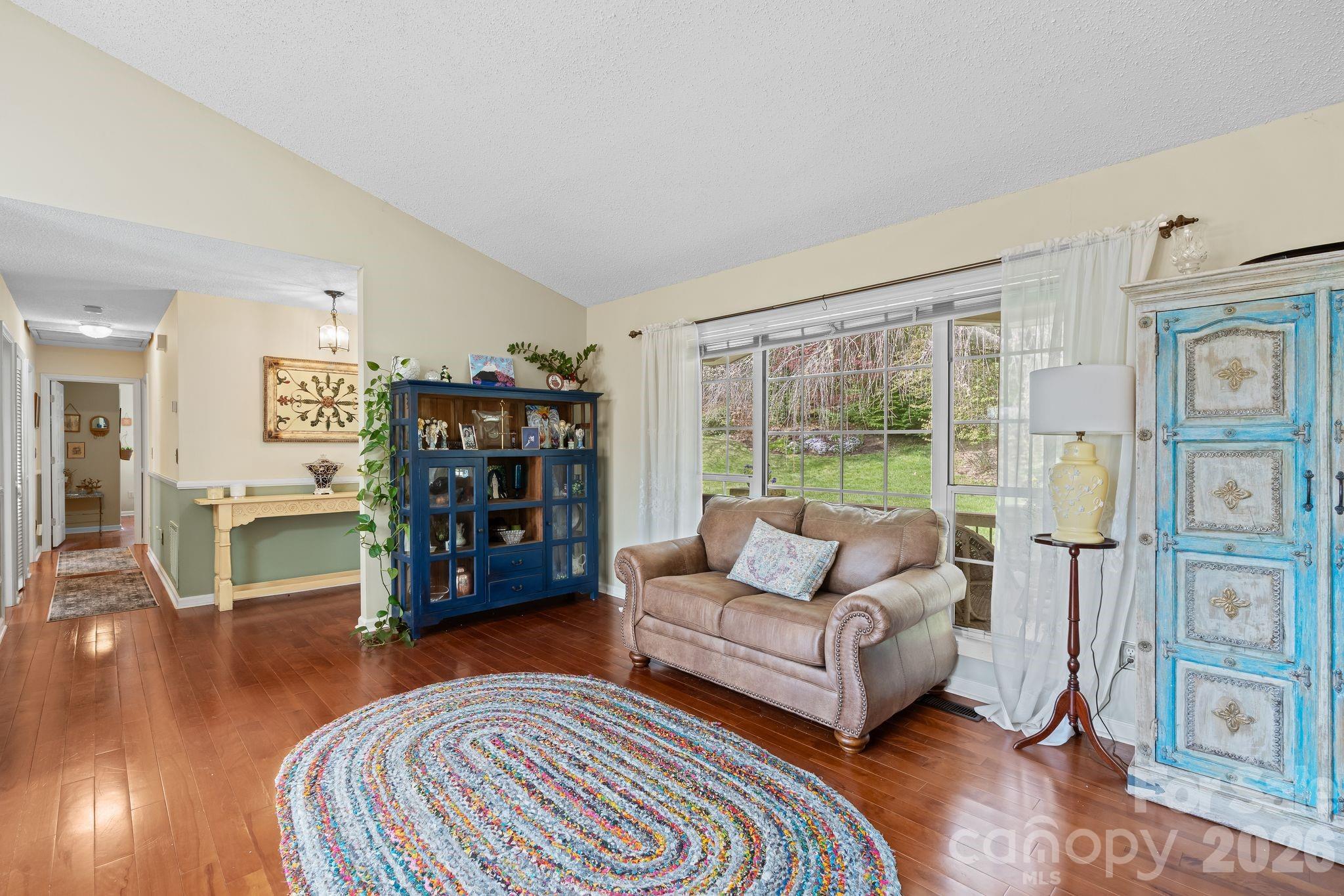 432 Hunters Glen Lane