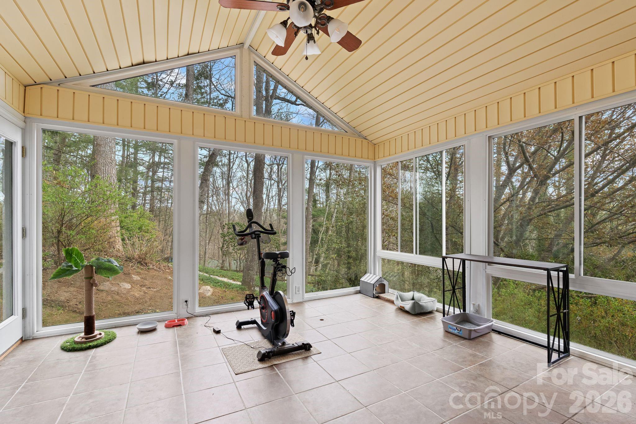 432 Hunters Glen Lane