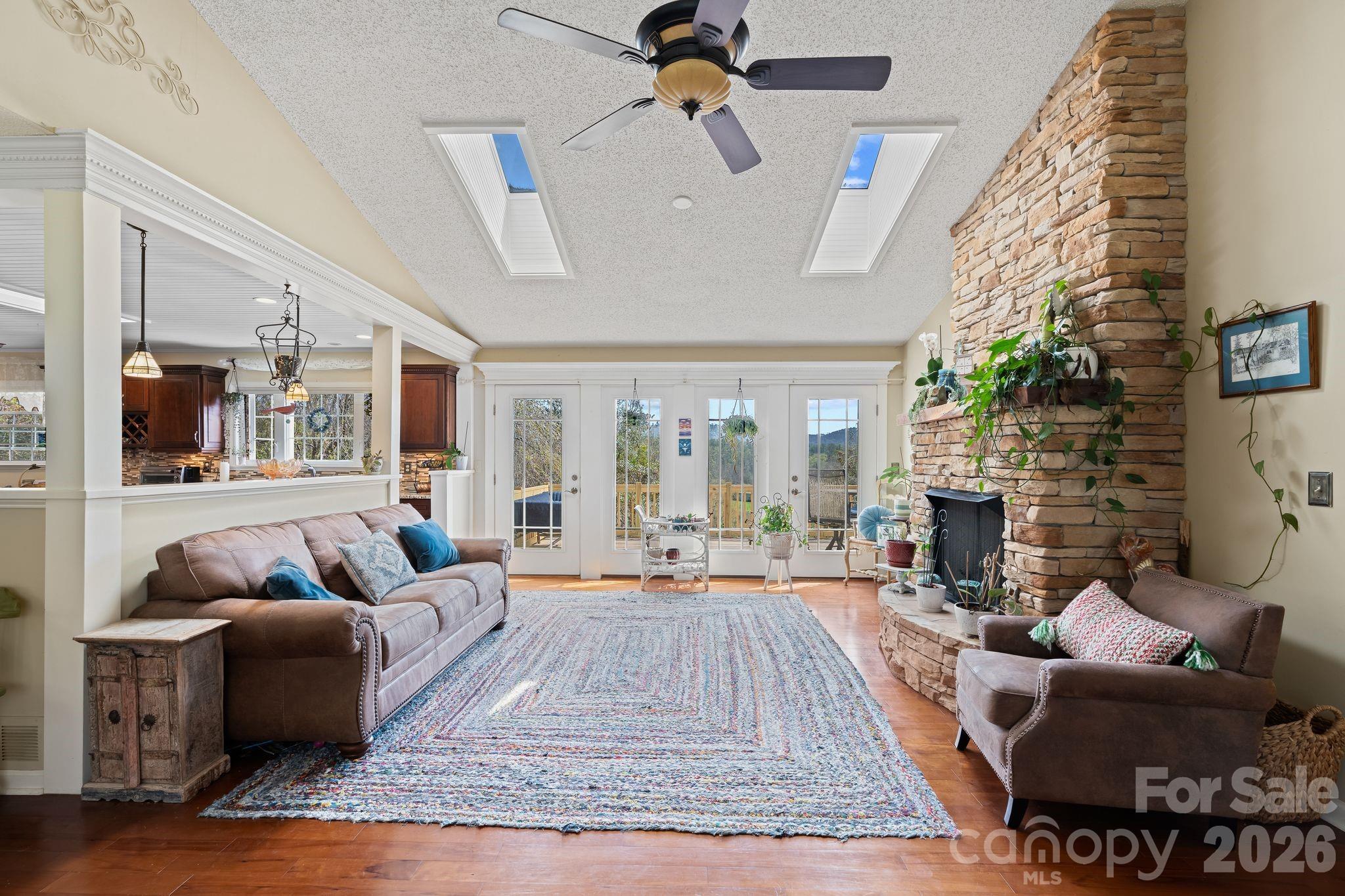 432 Hunters Glen Lane