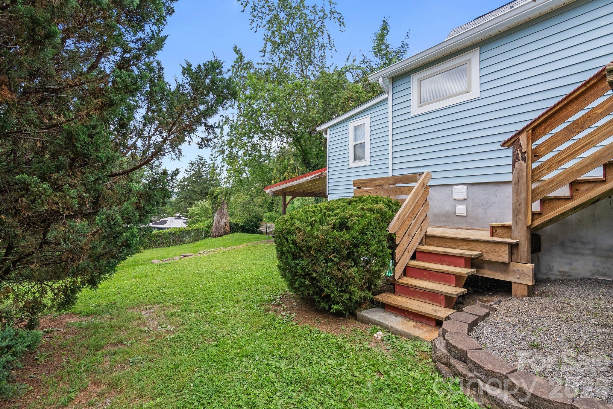 60 Annandale Avenue
