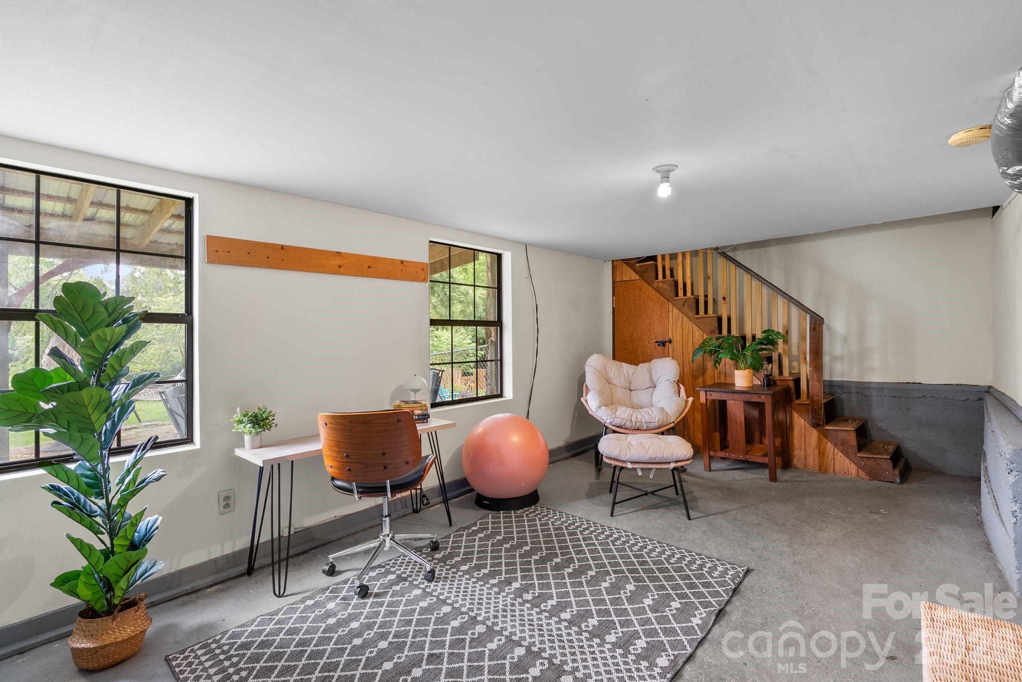 60 Annandale Avenue