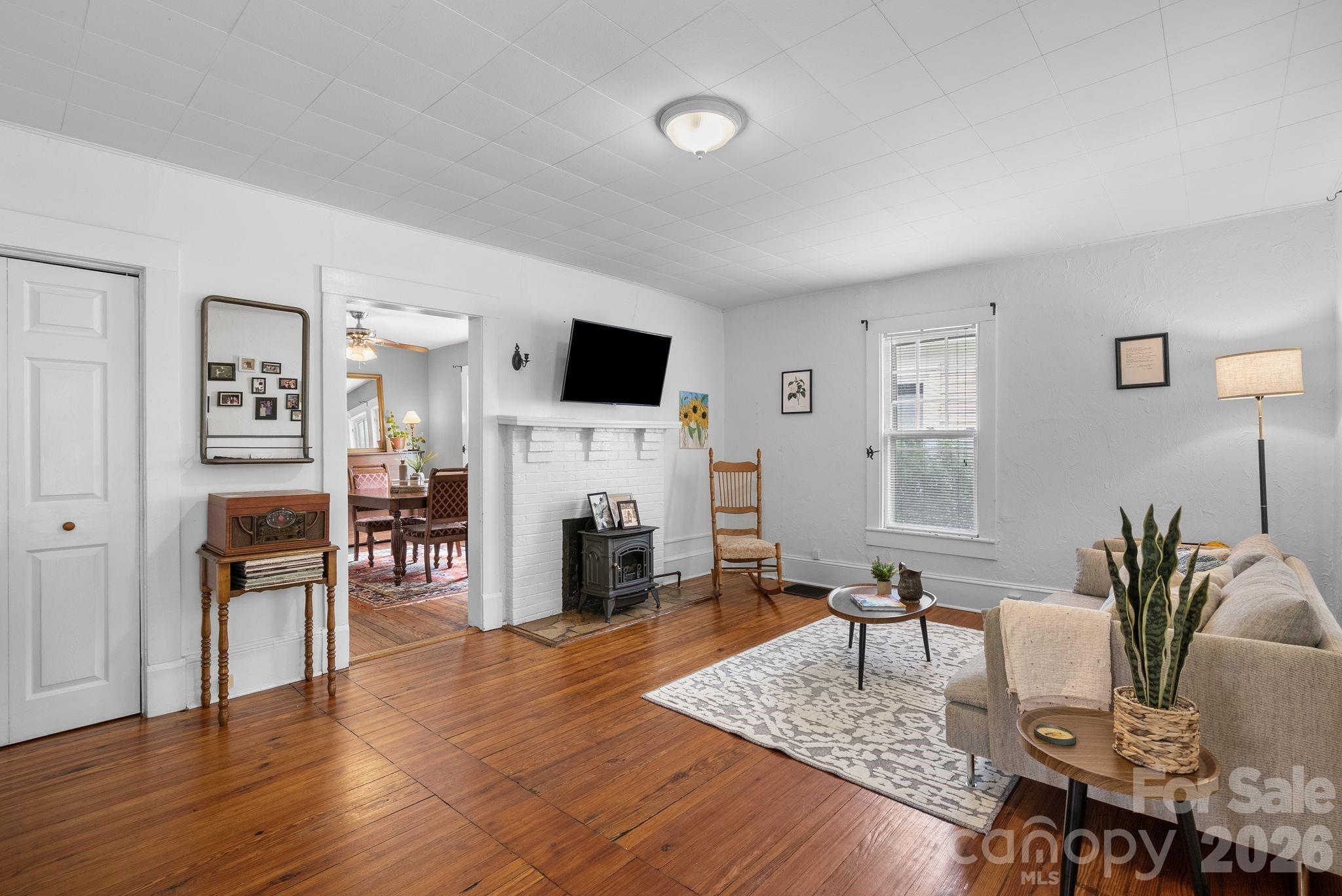 60 Annandale Avenue