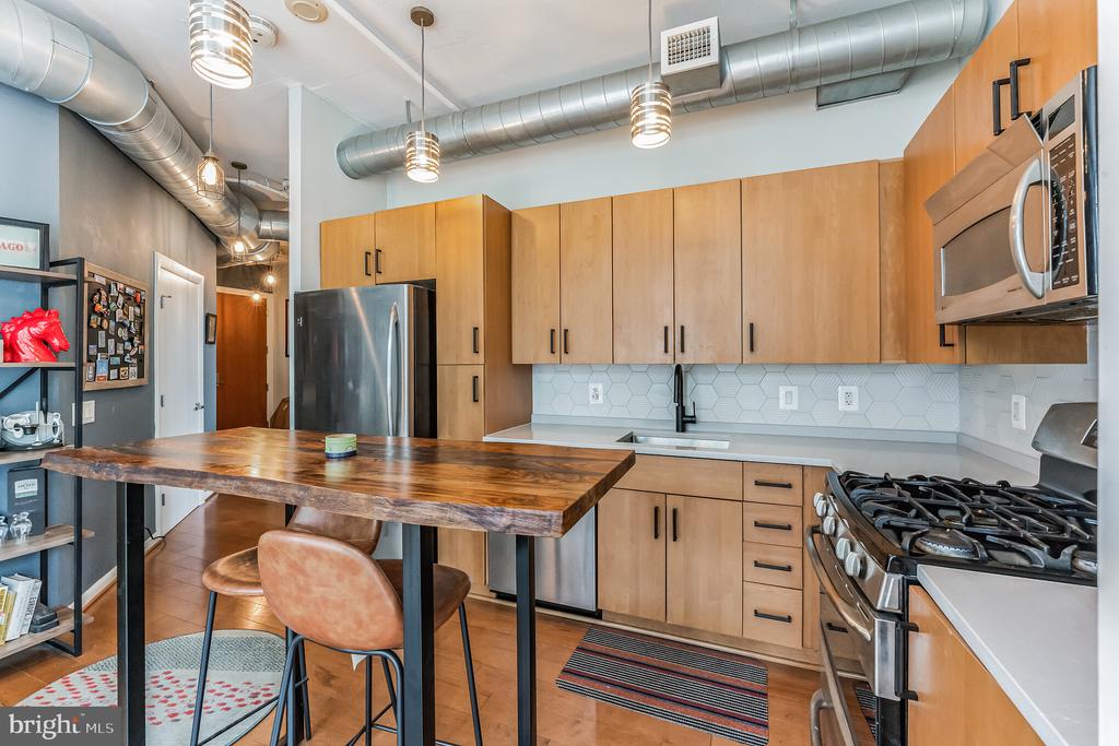 811 4TH ST NW #318