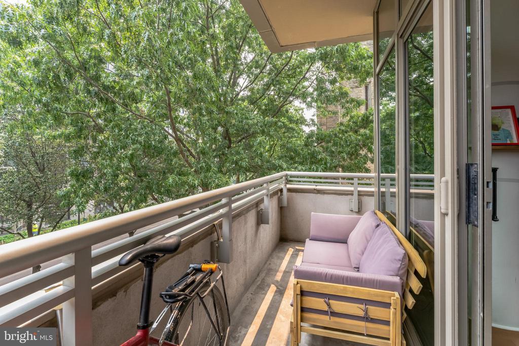 811 4TH ST NW #318