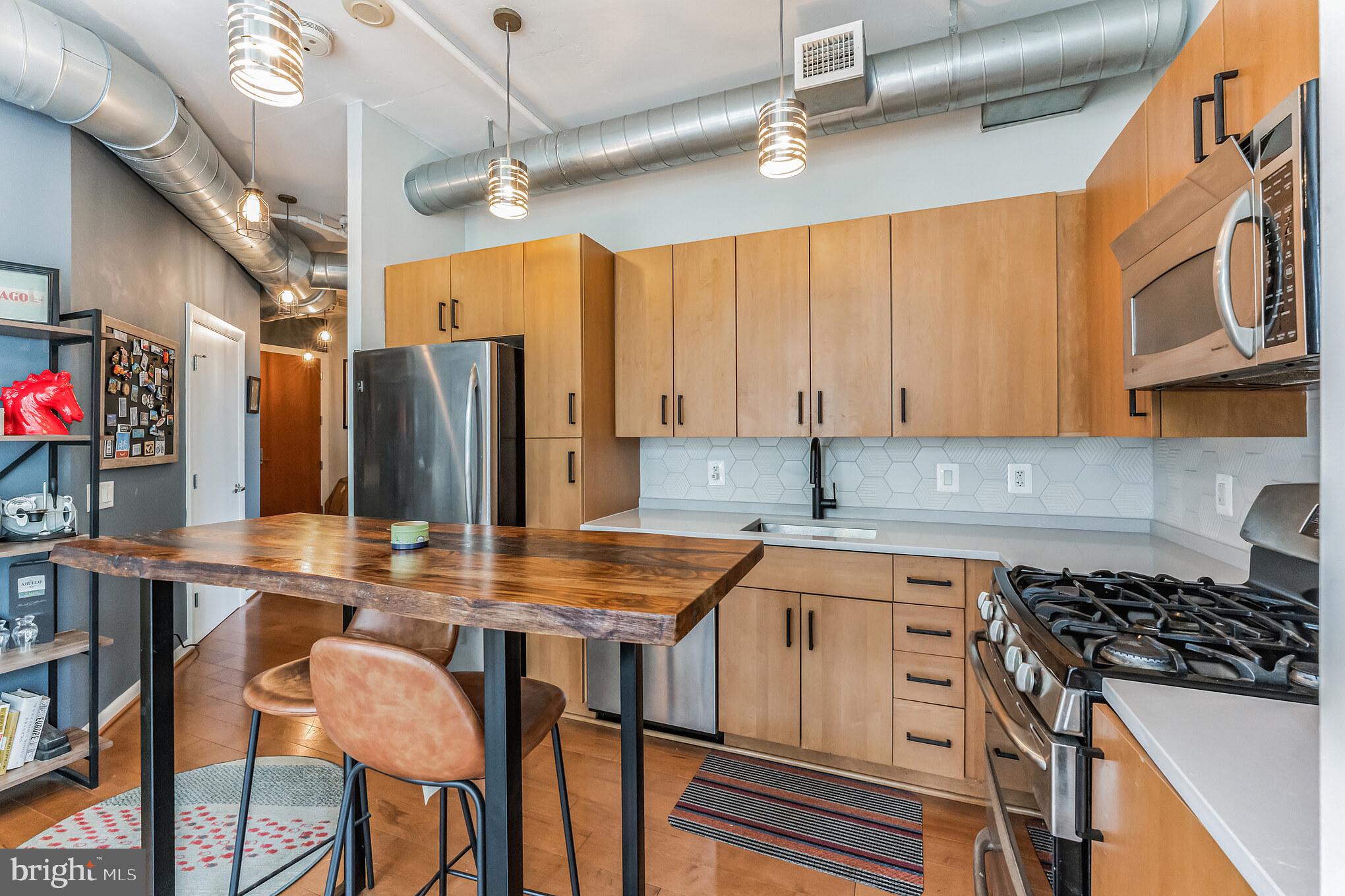 811 4TH ST NW #318
