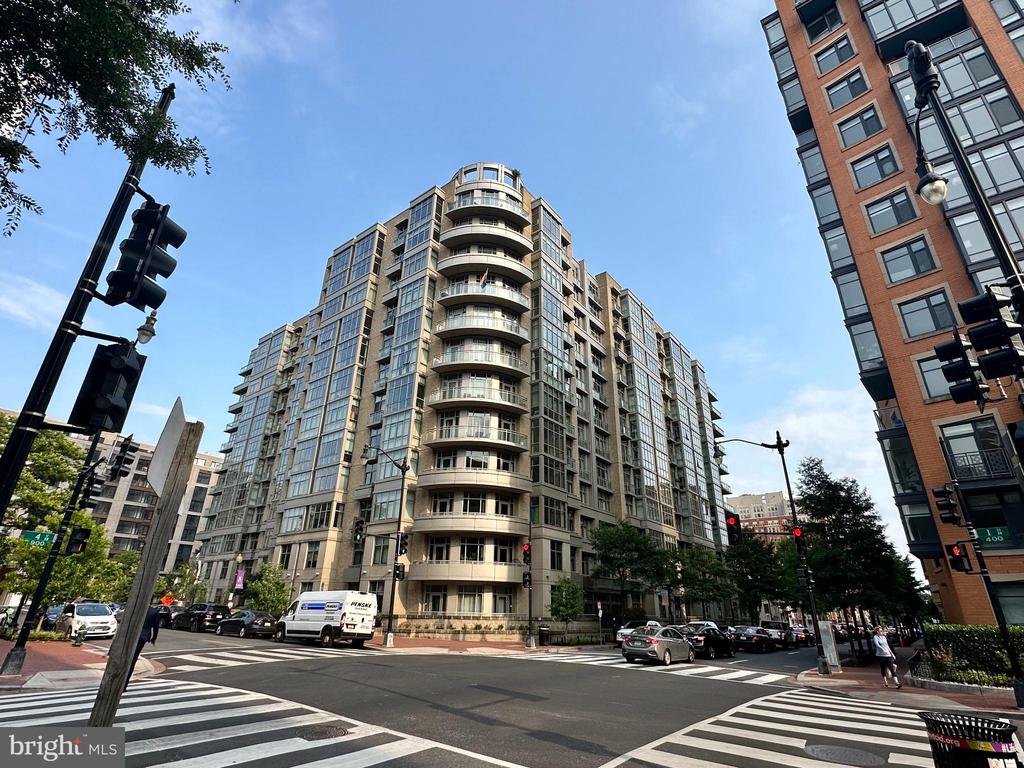 811 4TH ST NW #318