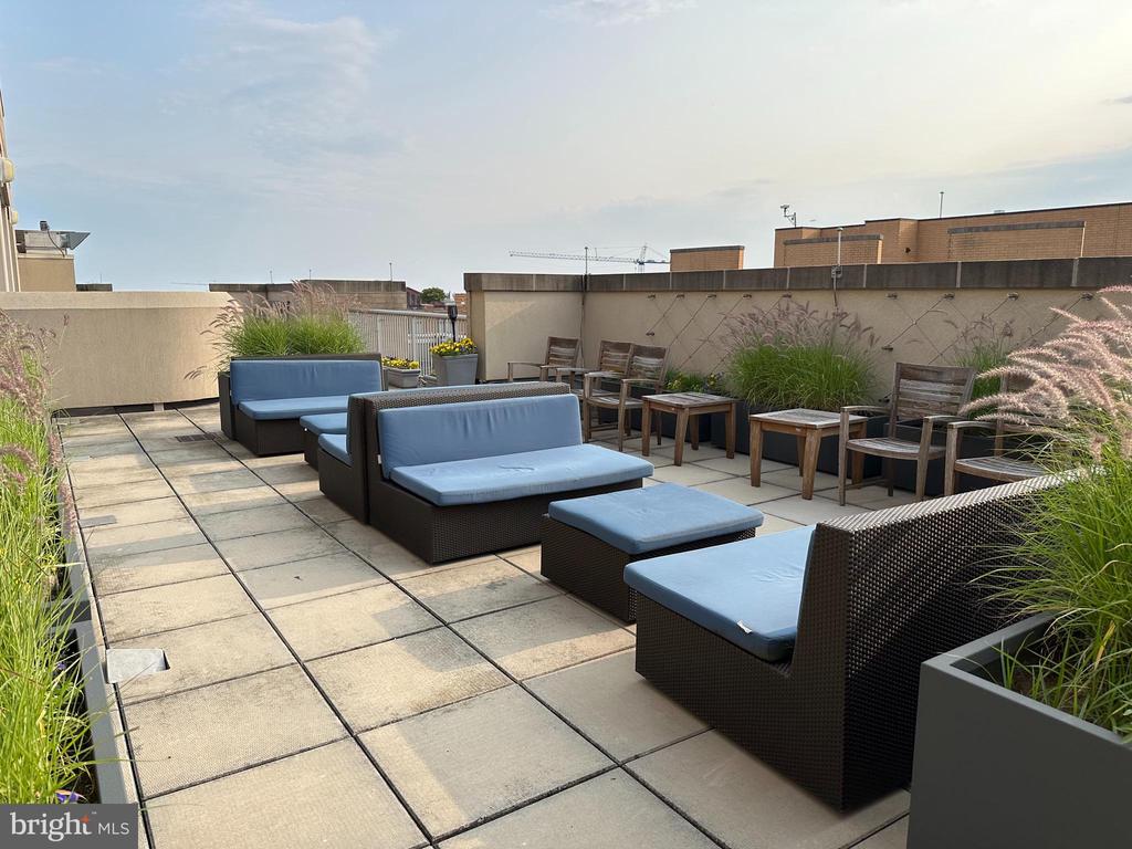 811 4TH ST NW #318