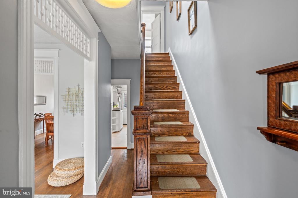 781 Fairmont St NW
