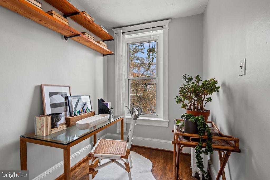 781 Fairmont St NW
